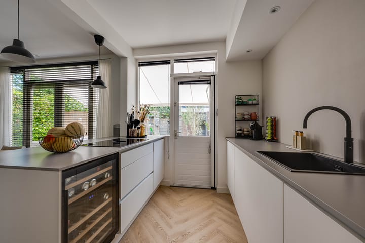 Foto 13 van van Hogendorplaan 20