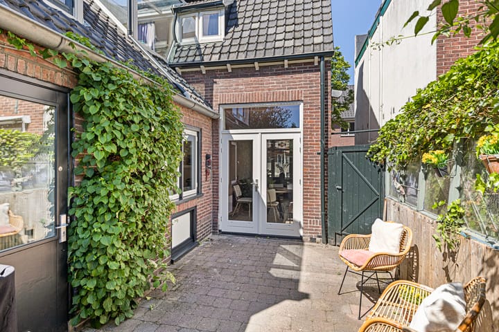 Photo 4 of Bilderdijkstraat 42