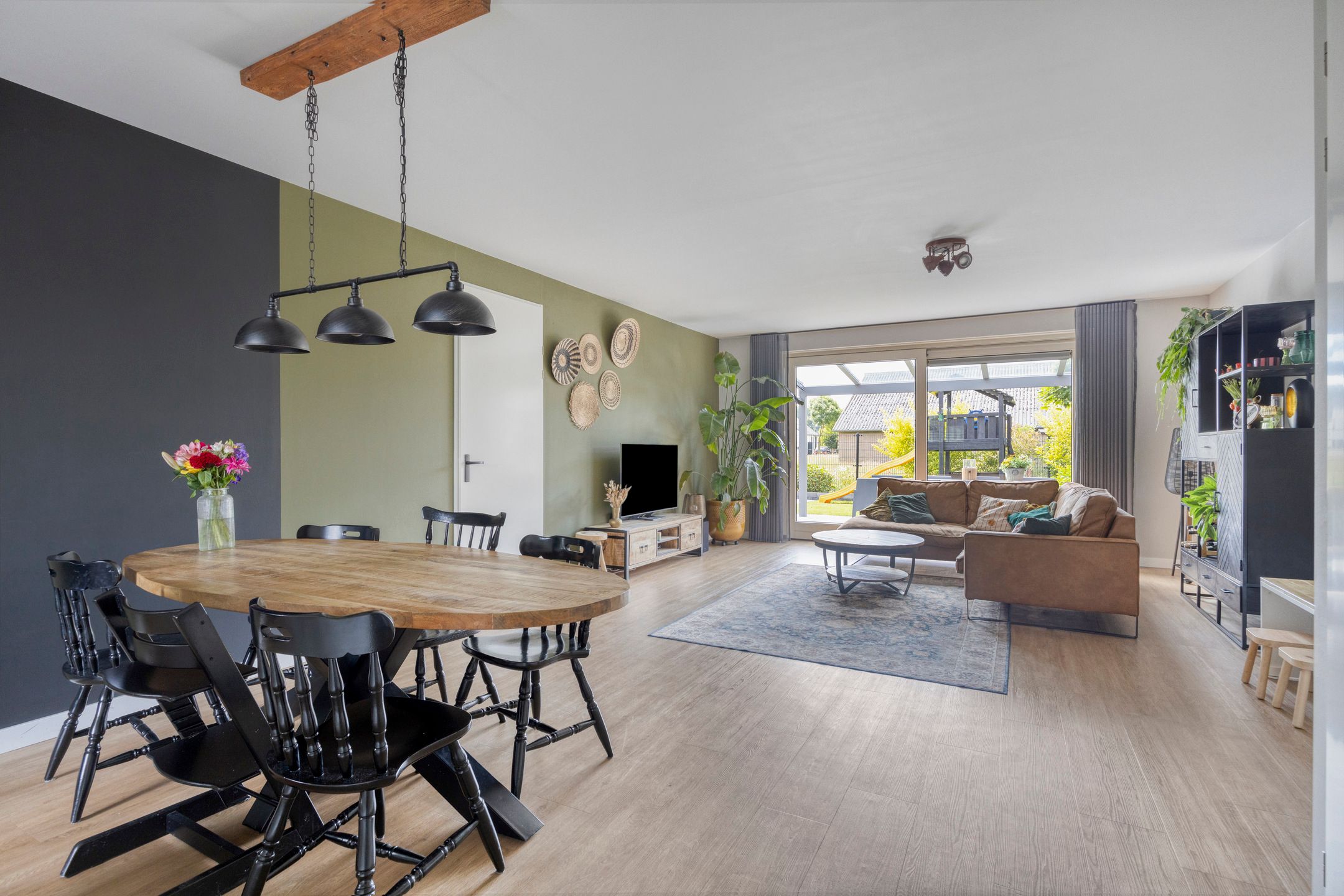 Foto 9 van Het paradijs 12