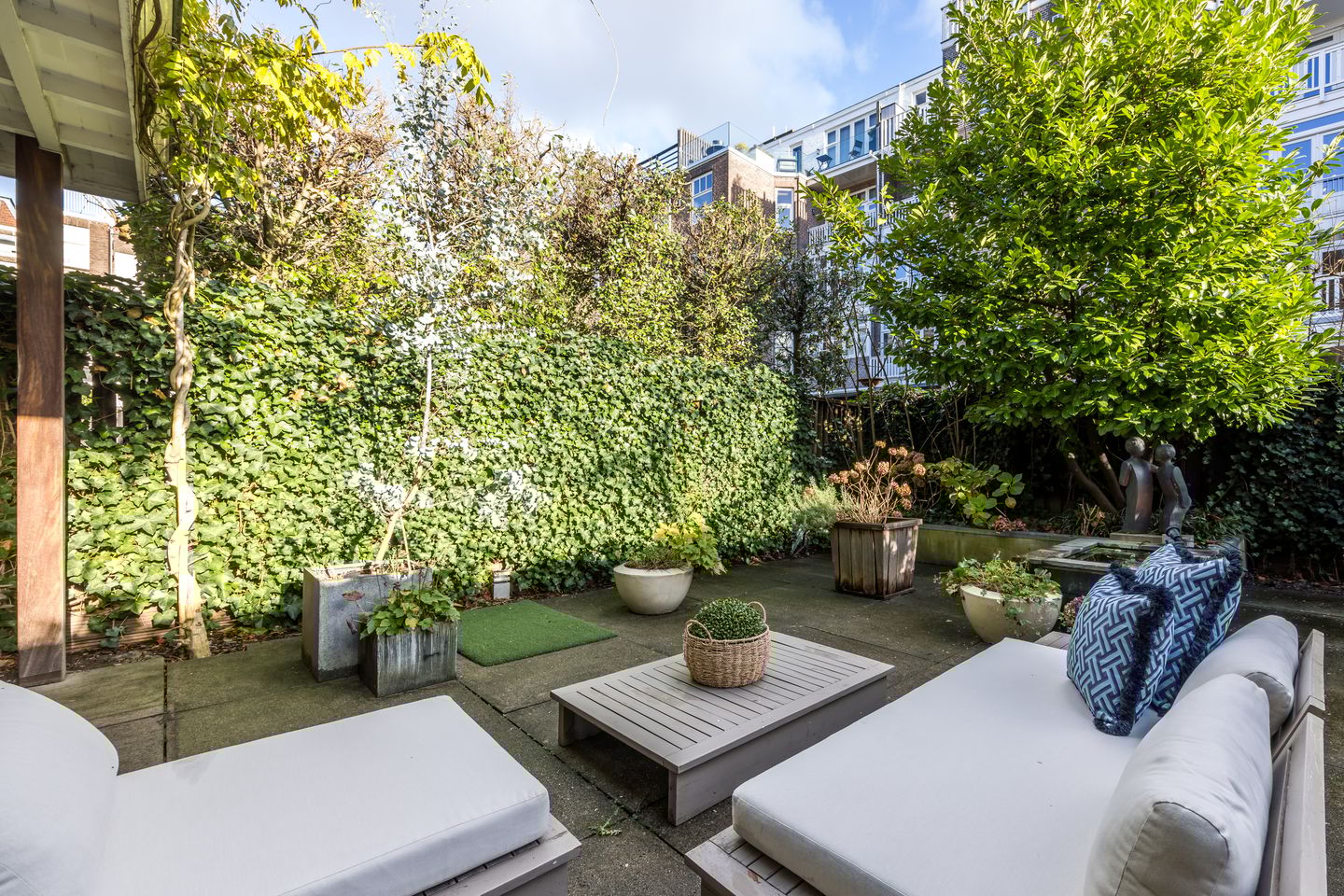 Photo 4 of Johannes Vermeerstraat 25