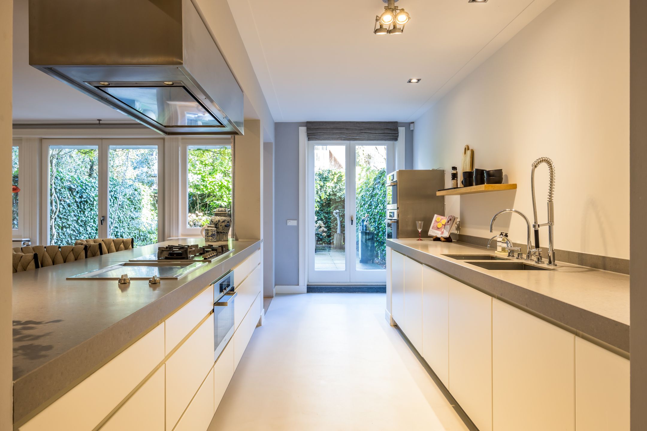 Photo 3 of Johannes Vermeerstraat 25