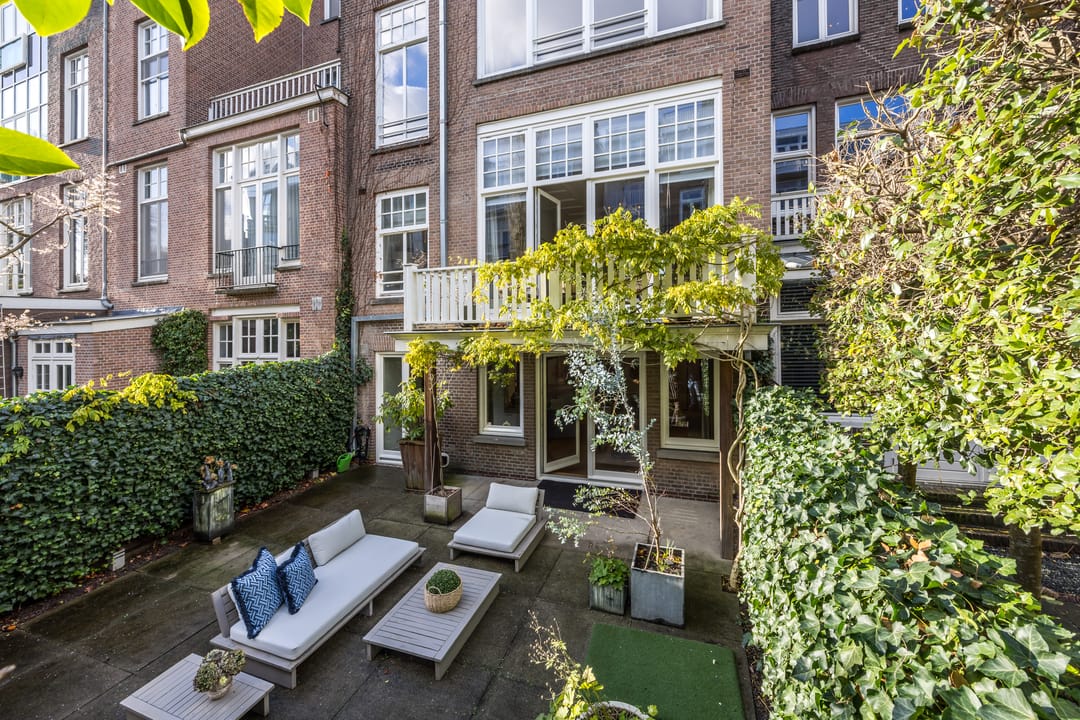 Photo 11 of Johannes Vermeerstraat 25