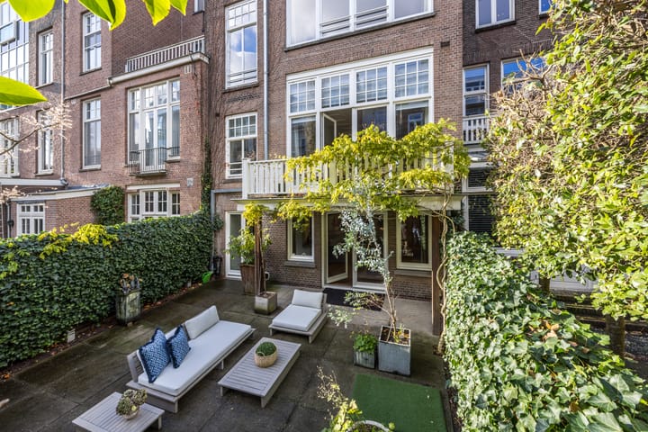 Photo 11 of Johannes Vermeerstraat 25