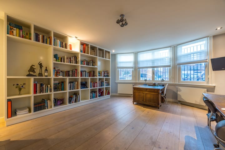 Photo 13 of Johannes Vermeerstraat 25