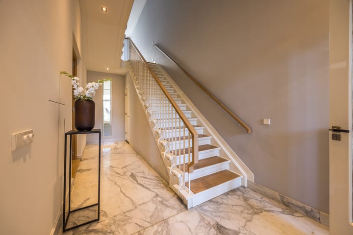 Photo 14 of Johannes Vermeerstraat 25