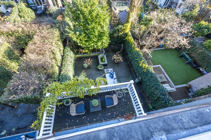 Photo 23 of Johannes Vermeerstraat 25