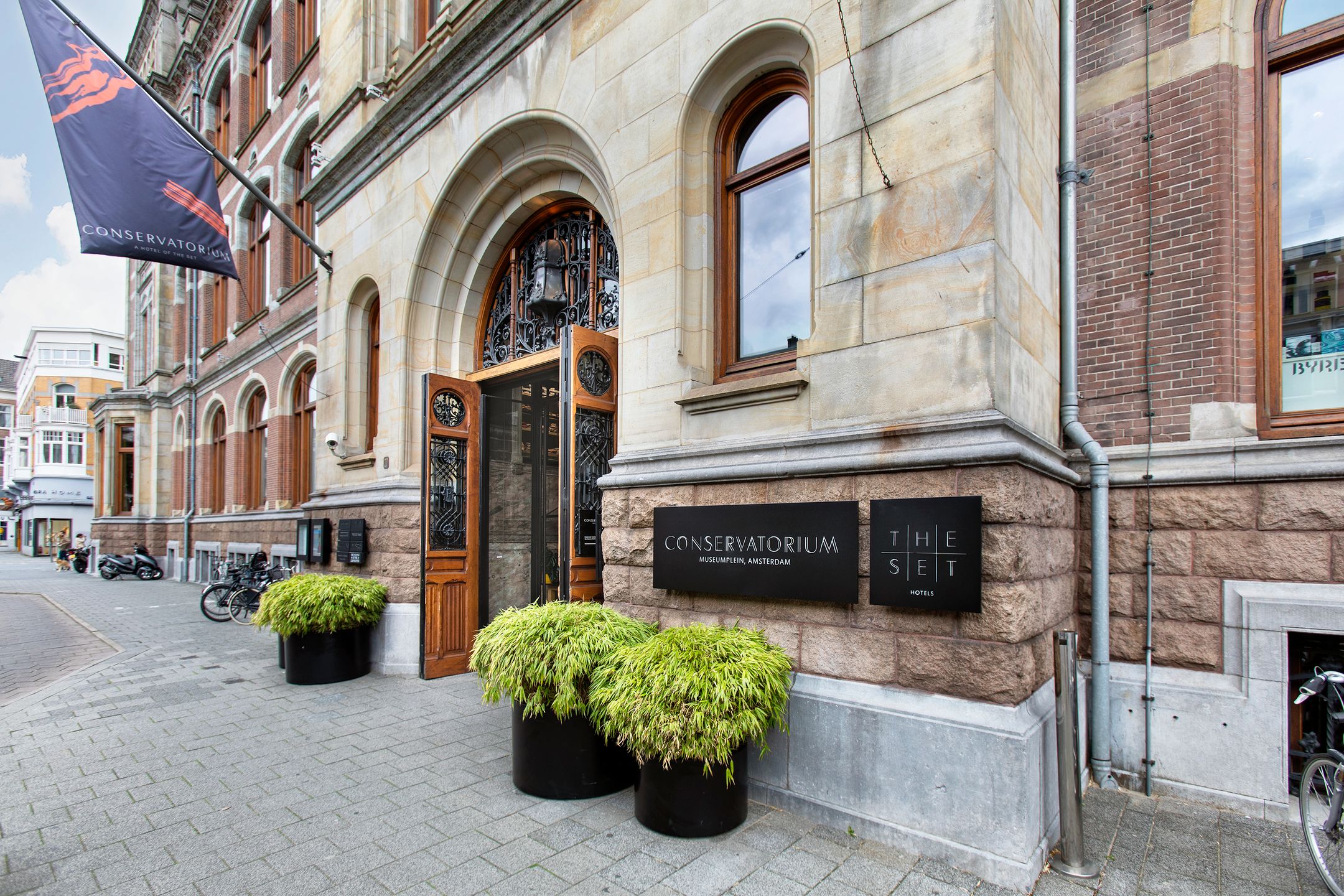 Photo 60 of Johannes Vermeerstraat 25