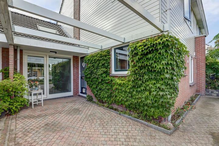 Photo 4 of J. Dixlaan 40