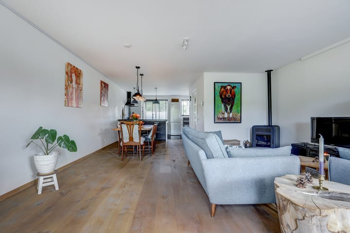 Photo 8 of J. Dixlaan 40