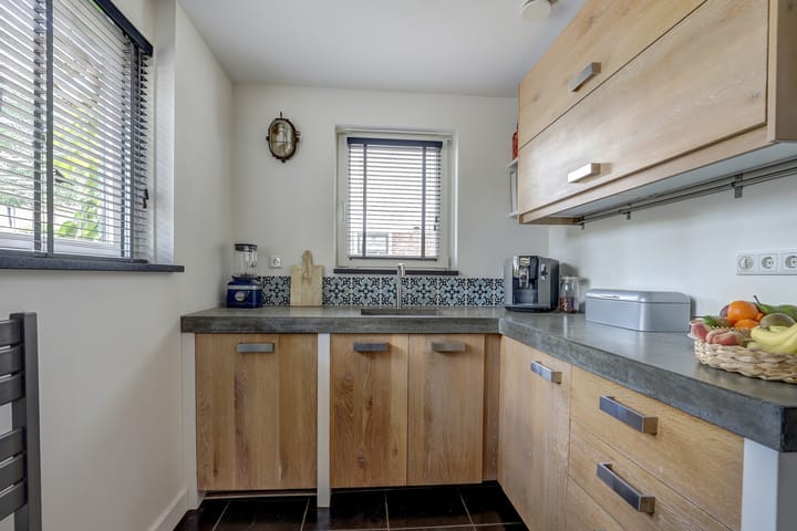 Photo 11 of J. Dixlaan 40