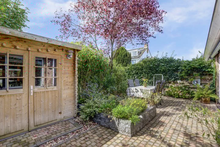 Photo 48 of J. Dixlaan 40