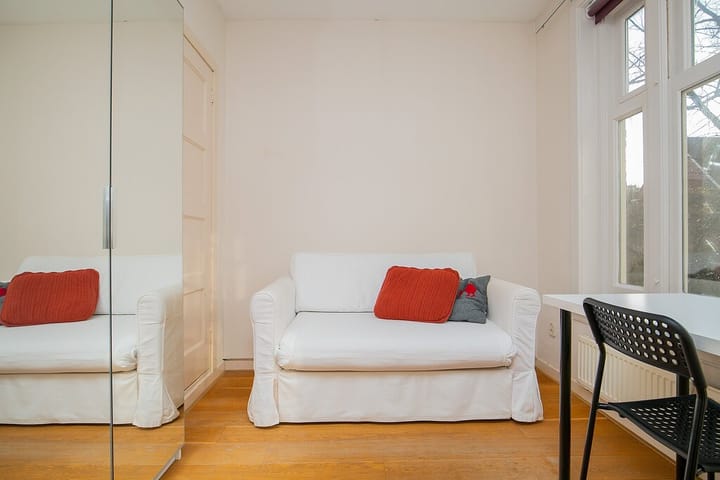 Photo 5 of Donarstraat 1-2