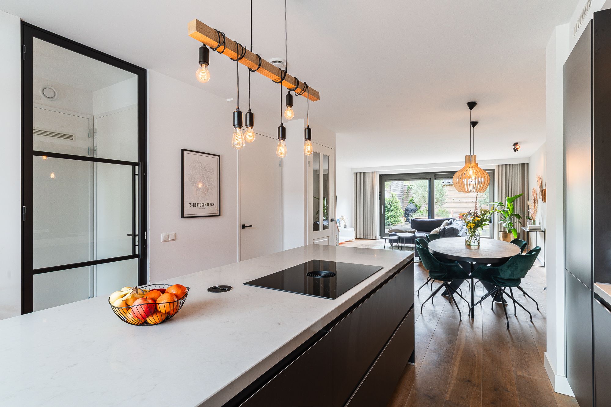 Foto 6 van Niels Bohrstraat 9