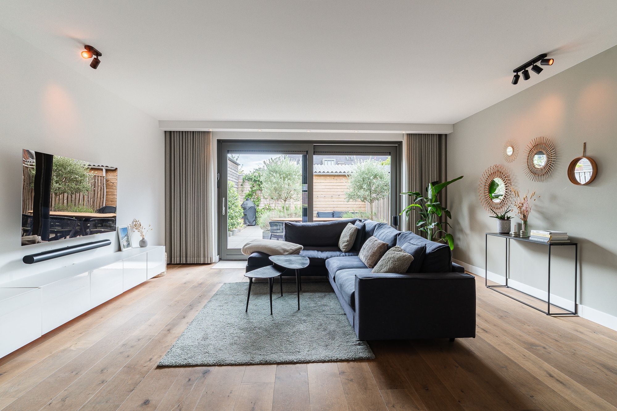 Foto 12 van Niels Bohrstraat 9