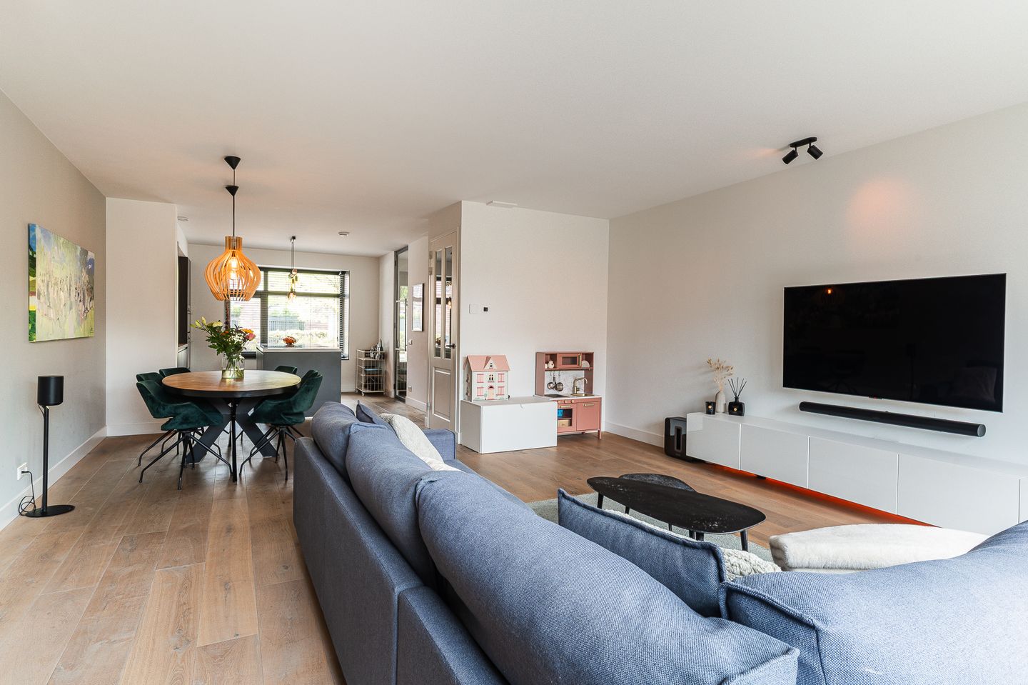 Foto 19 van Niels Bohrstraat 9