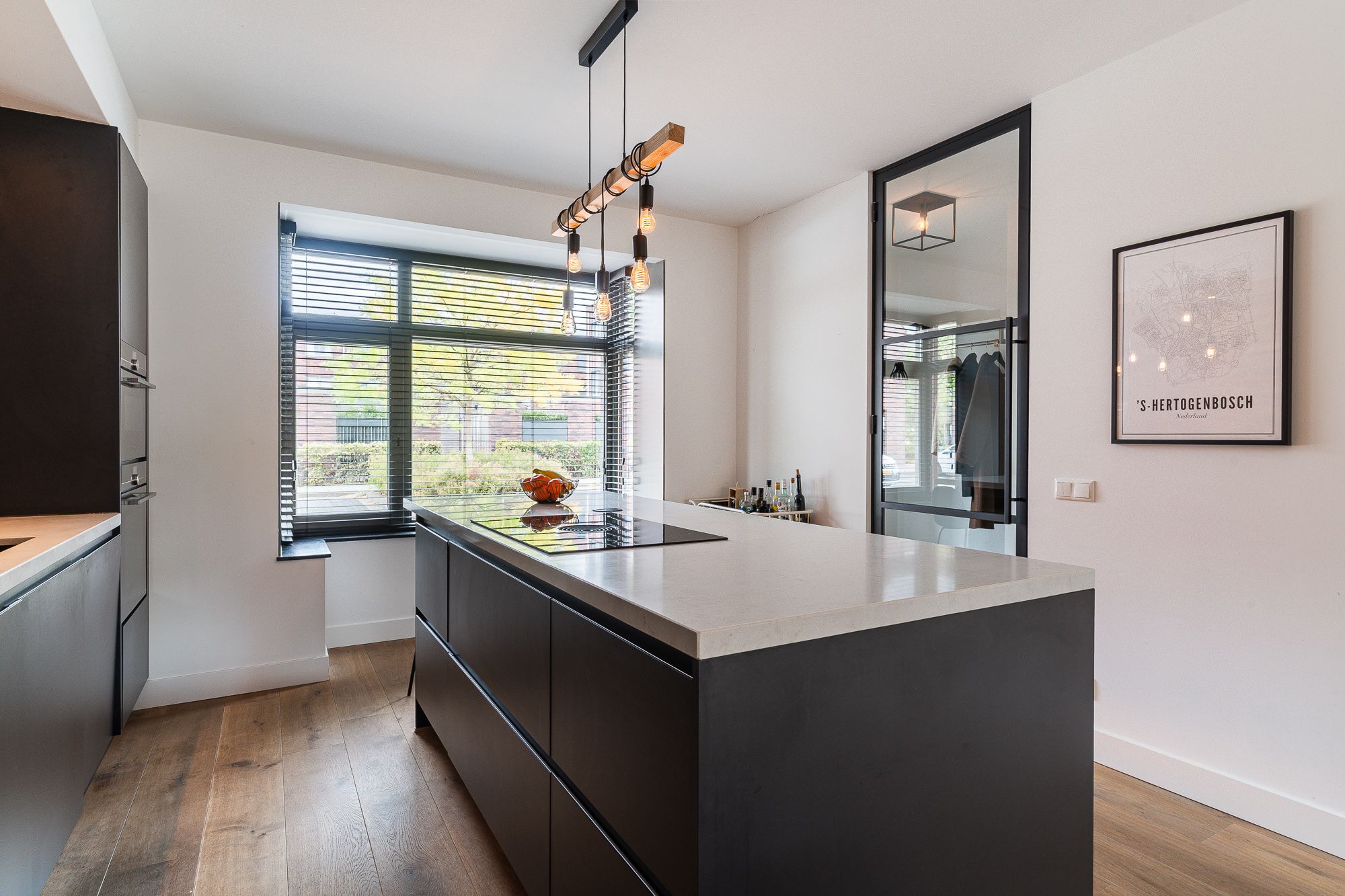 Foto 24 van Niels Bohrstraat 9