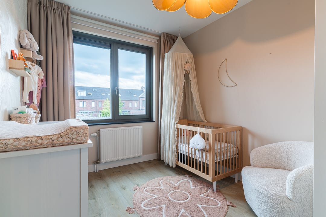 Foto 38 van Niels Bohrstraat 9