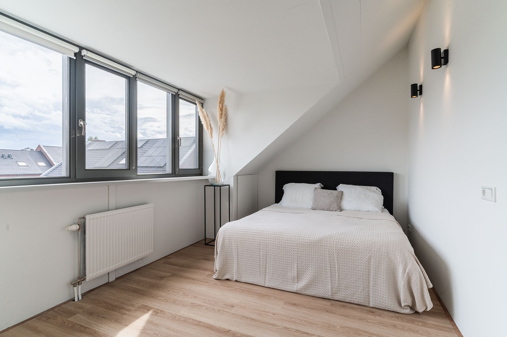 Foto 42 van Niels Bohrstraat 9