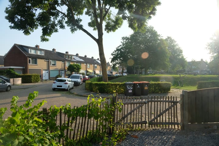 Foto 13 van Bazuinstraat 1