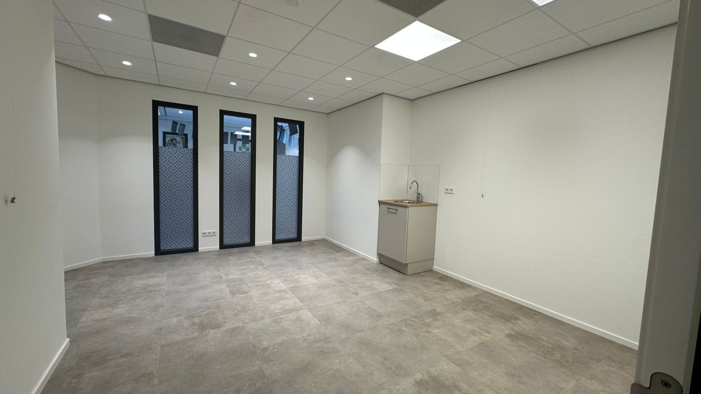 View photo 3 of Piusplein 132