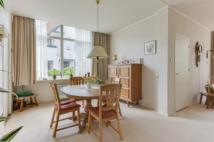 Foto 10 van Leestraat 11