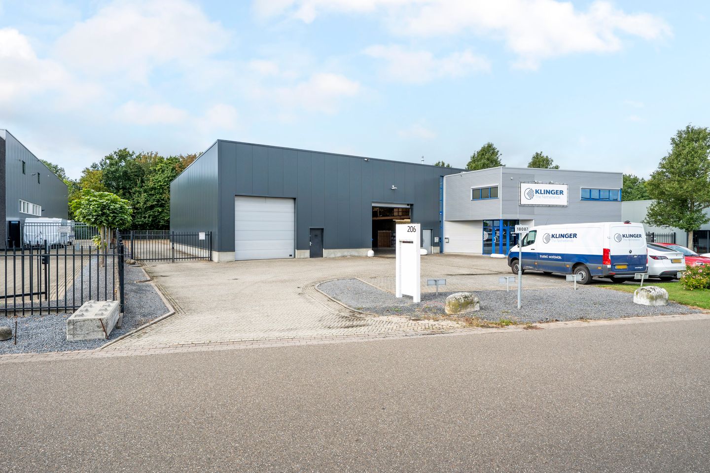 View photo 2 of Business Park Stein 206