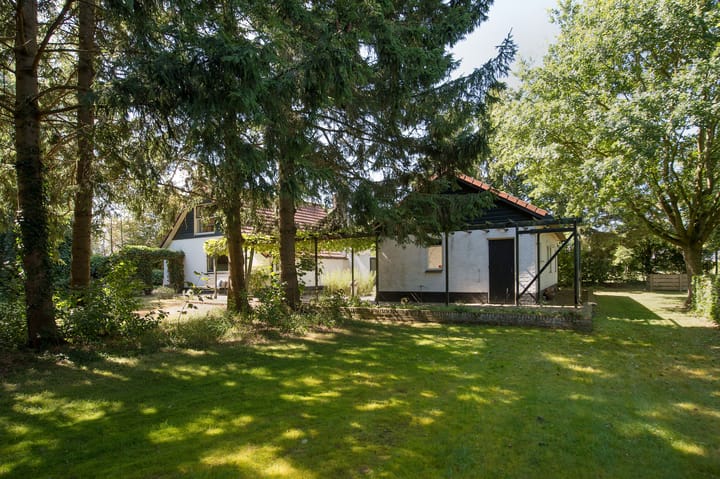 Photo 6 of Ericasestraat 11