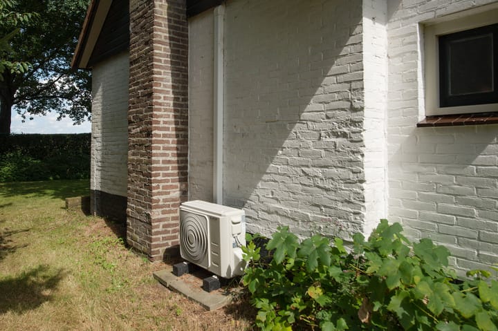 Photo 45 of Ericasestraat 11