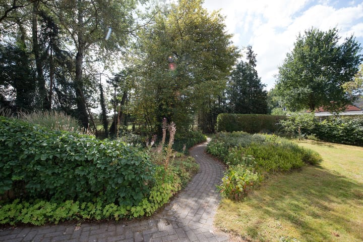 Photo 46 of Ericasestraat 11