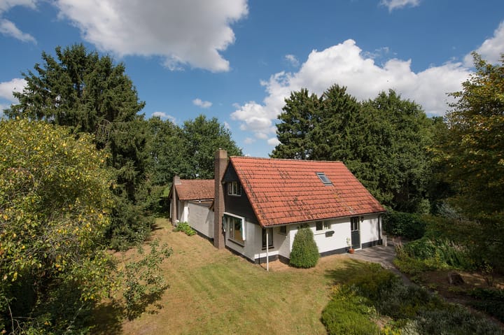 Photo 63 of Ericasestraat 11