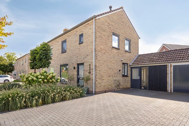 Photo 34 of Burgemeester Nijsinghweg 10