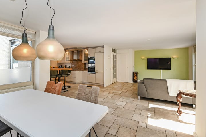 Photo 3 of Benthuizenstraat 12