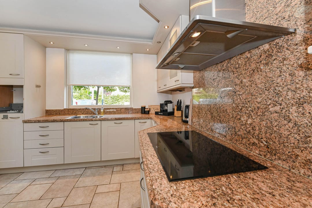 Foto 16 van Benthuizenstraat 12