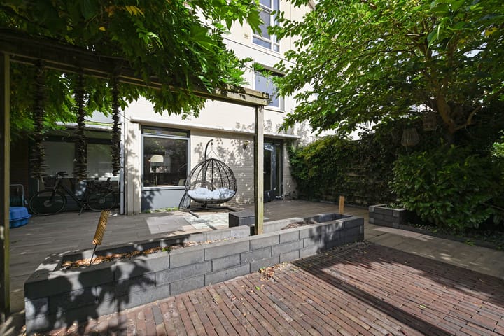 Foto 28 van Benthuizenstraat 12