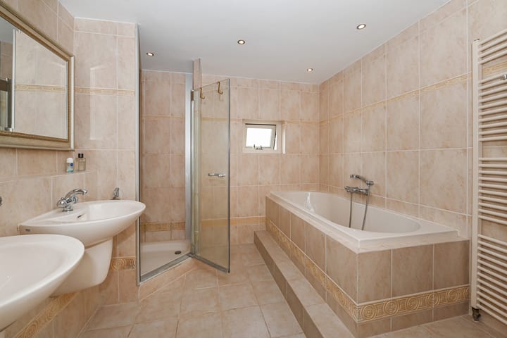 Foto 38 van Benthuizenstraat 12