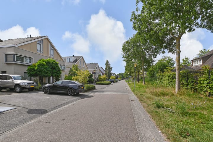 Foto 48 van Benthuizenstraat 12