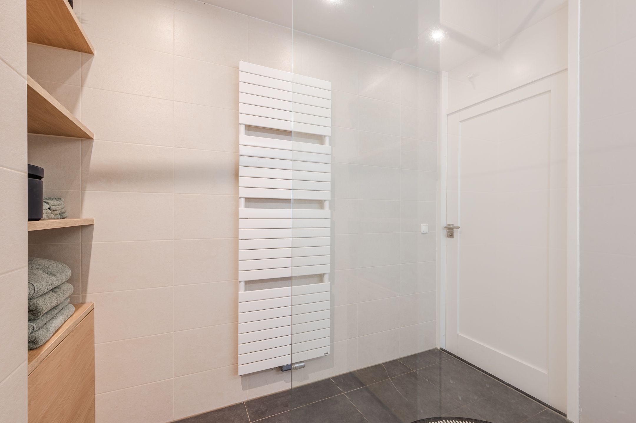 Photo 24 of Anemoonstraat 32