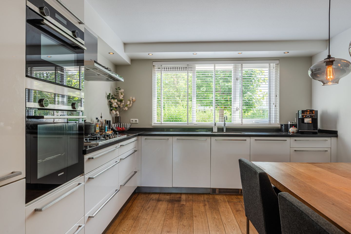 Photo 10 of Anemoonstraat 32