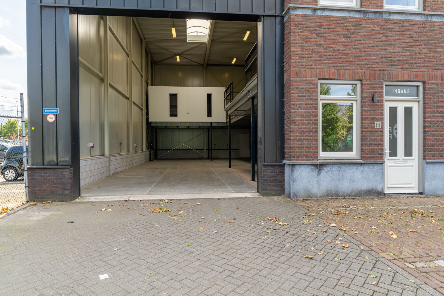 Bekijk foto 4 van Handelstraat 14