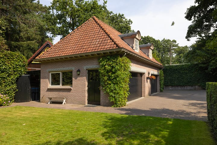 Photo 74 of F.A. Molijnlaan 88