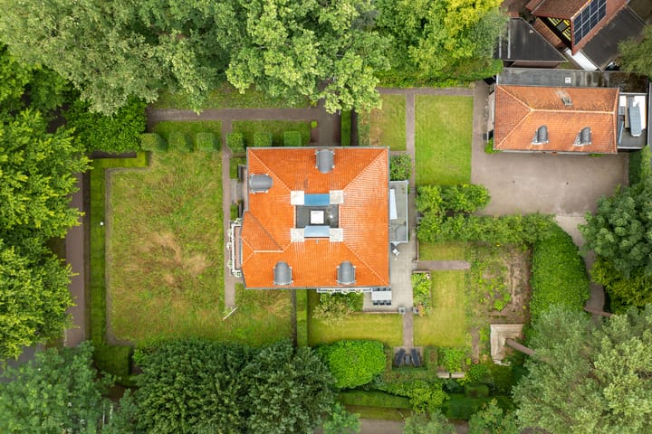 Photo 75 of F.A. Molijnlaan 88