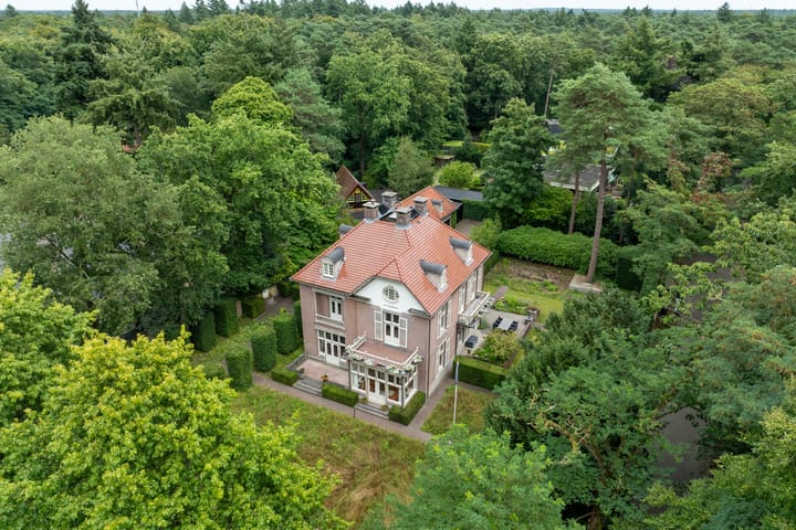 Photo 81 of F.A. Molijnlaan 88