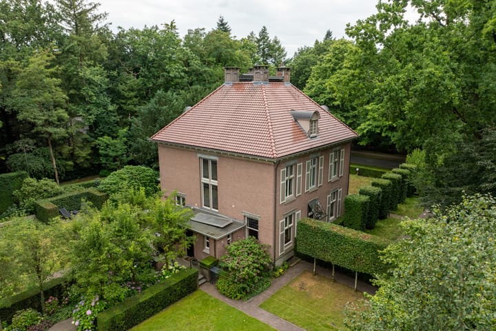 Photo 84 of F.A. Molijnlaan 88