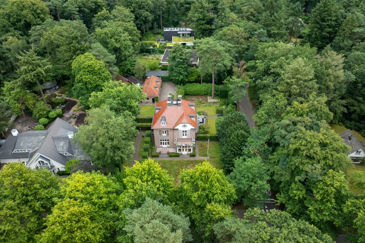 Photo 85 of F.A. Molijnlaan 88