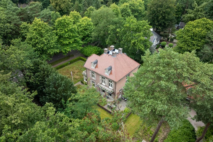 Photo 97 of F.A. Molijnlaan 88