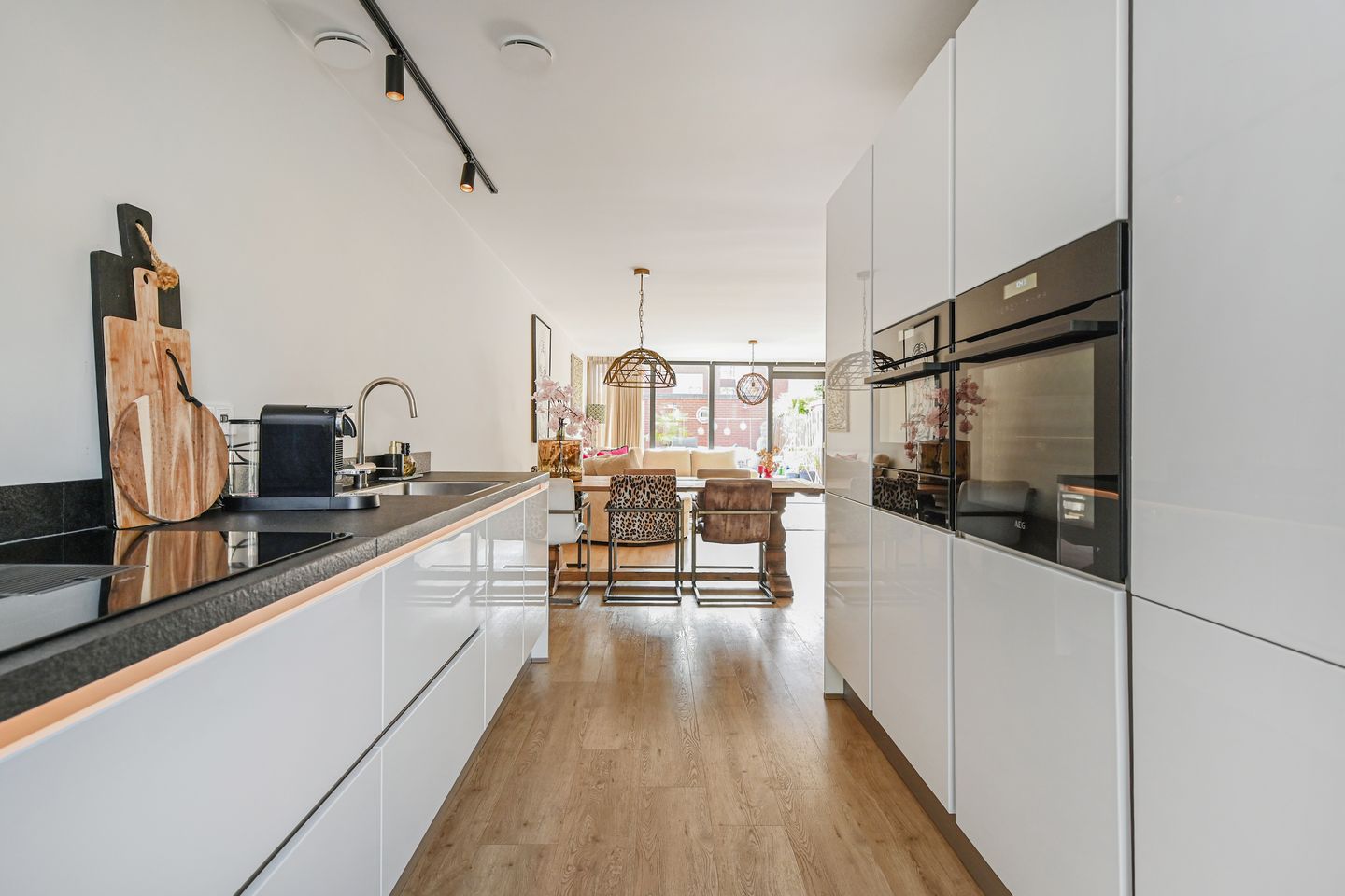 Photo 14 of Woudenbergstraat 28-A