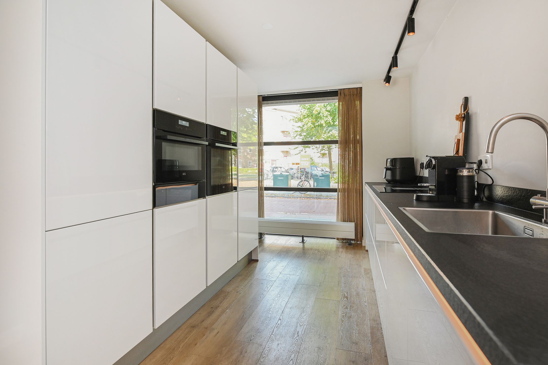 Photo 15 of Woudenbergstraat 28-A