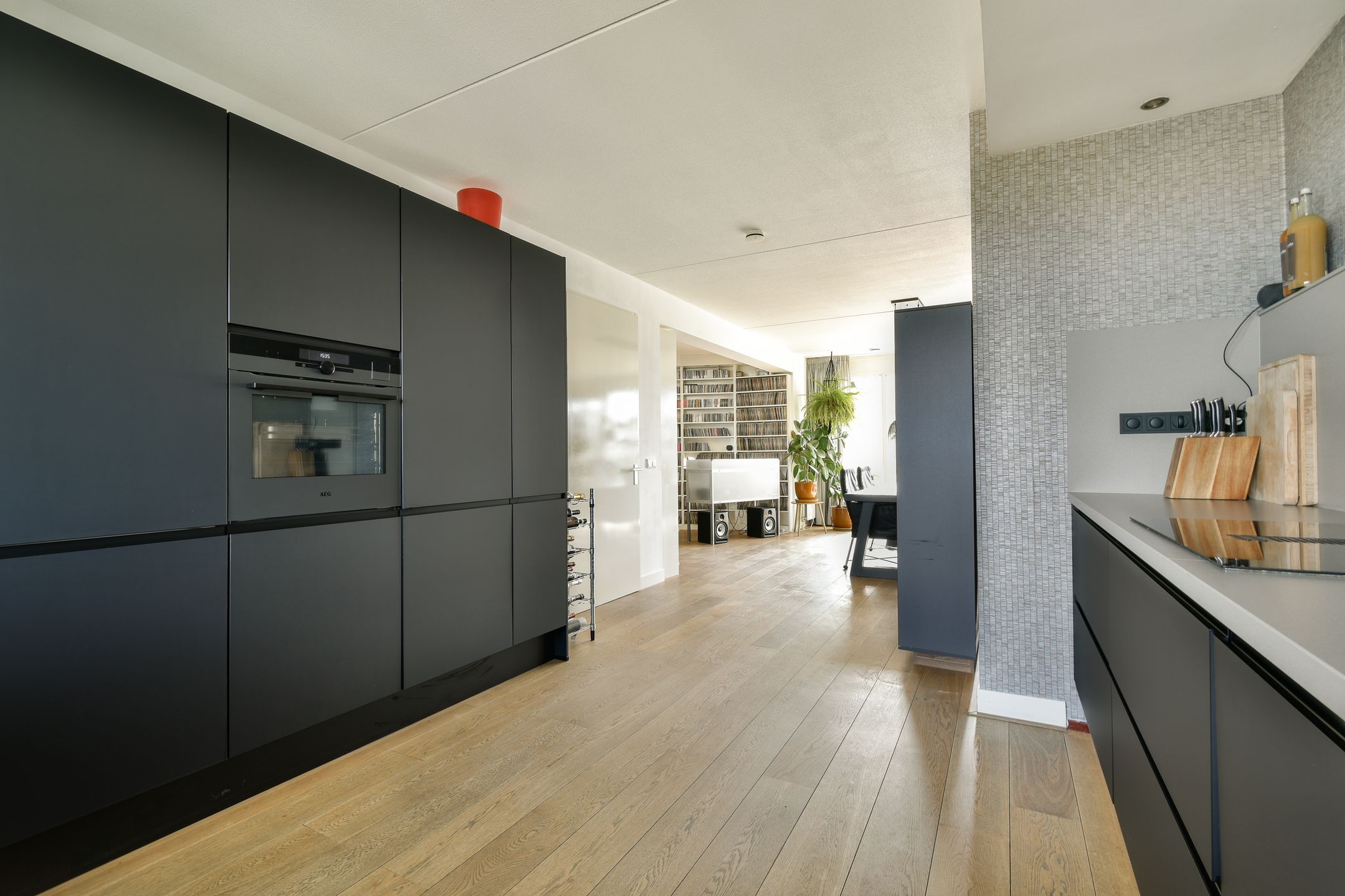 Foto 12 van Hoofdweg 716