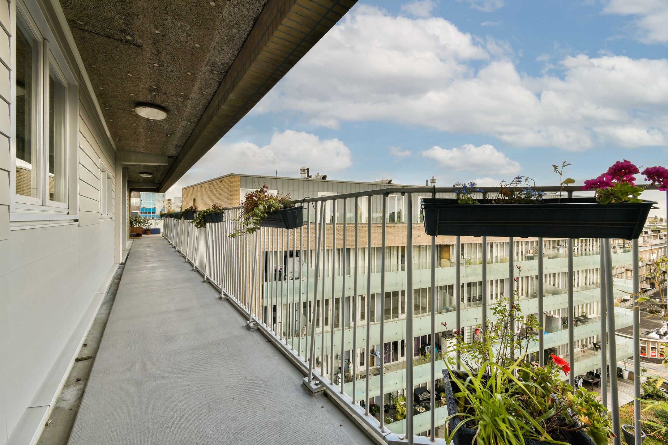 Foto 24 van Hoofdweg 716