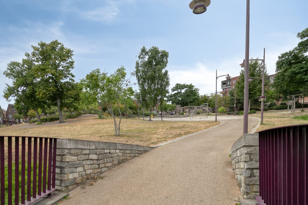 Foto 2 van van den Dungenstraat 3